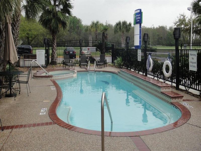 Holiday Inn Express Hotel & Suites Houston North Intercontinental By Ihg Екстер'єр фото