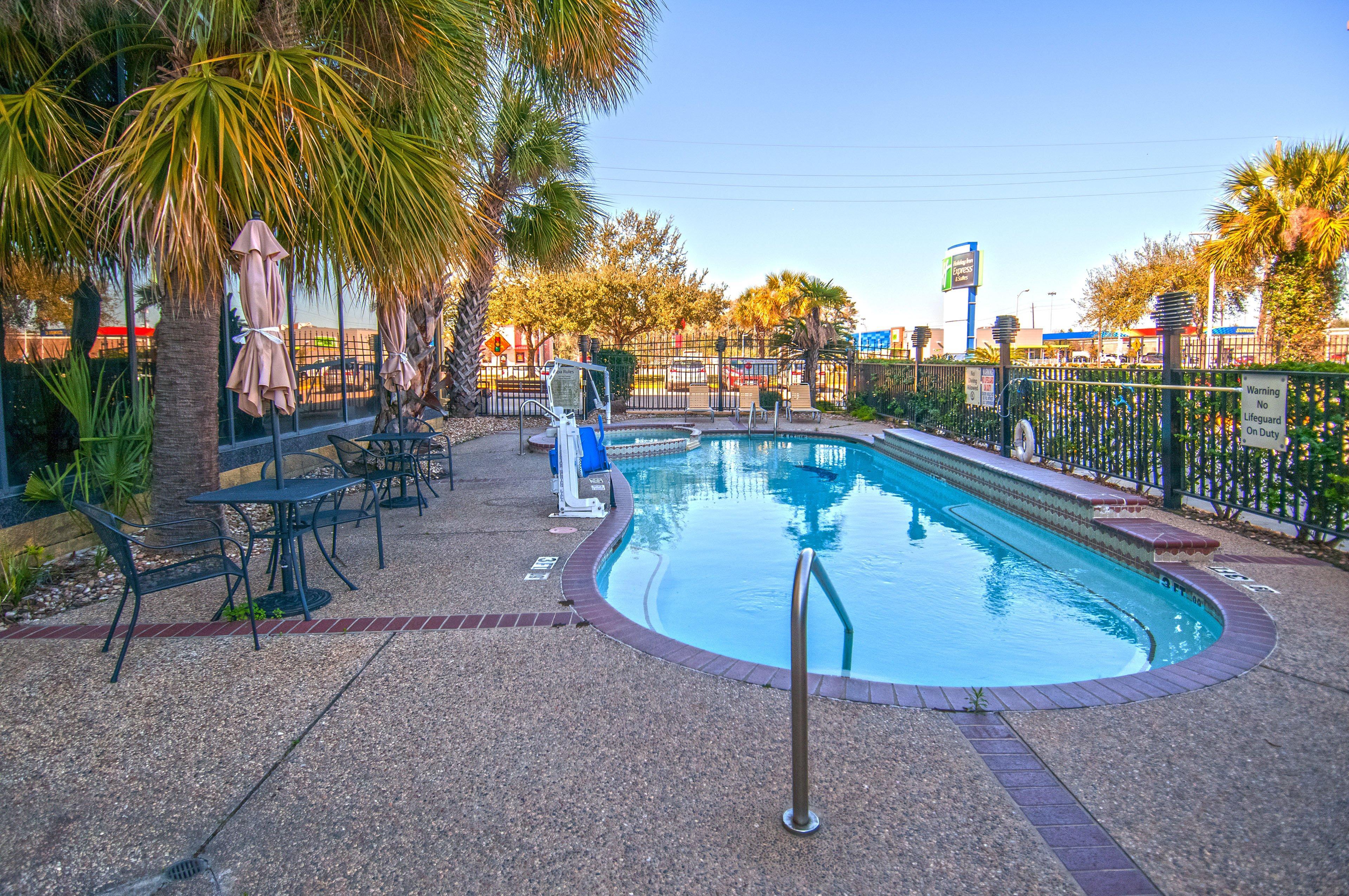 Holiday Inn Express Hotel & Suites Houston North Intercontinental By Ihg Екстер'єр фото